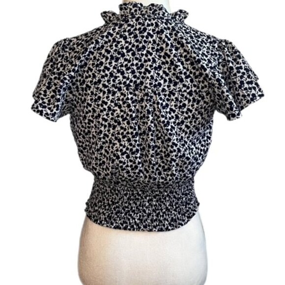 Monteau Los Angeles Floral V-Neck Flutter Sleeve Top Navy Blue and White Size S - Picture 2 of 7